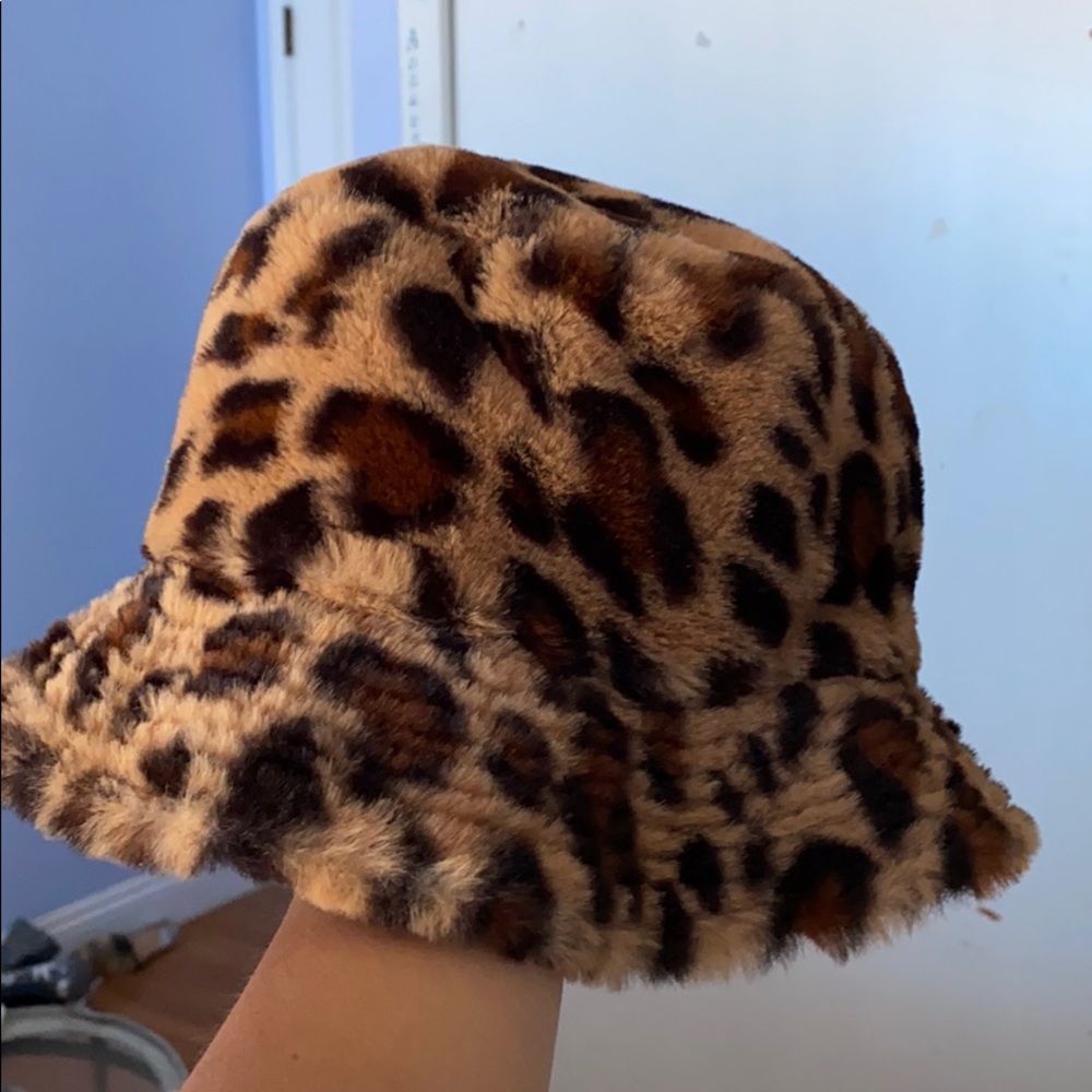 Furry cheetah bucket hat